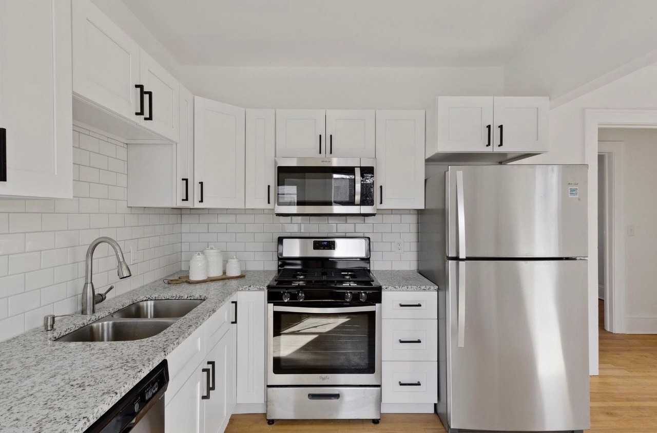 2550 Jefferson St Ne #3 - Photo 3 of 17