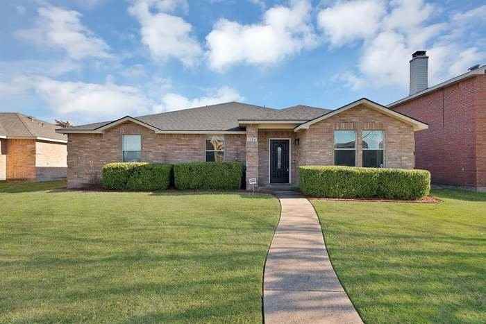 1120 Bumble Bee Dr - Photo 2 of 19