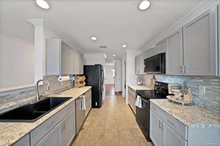 1120 Bumble Bee Dr - Photo 7 of 19