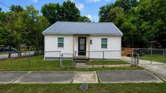 1401 Oak St - Photo 1 of 1