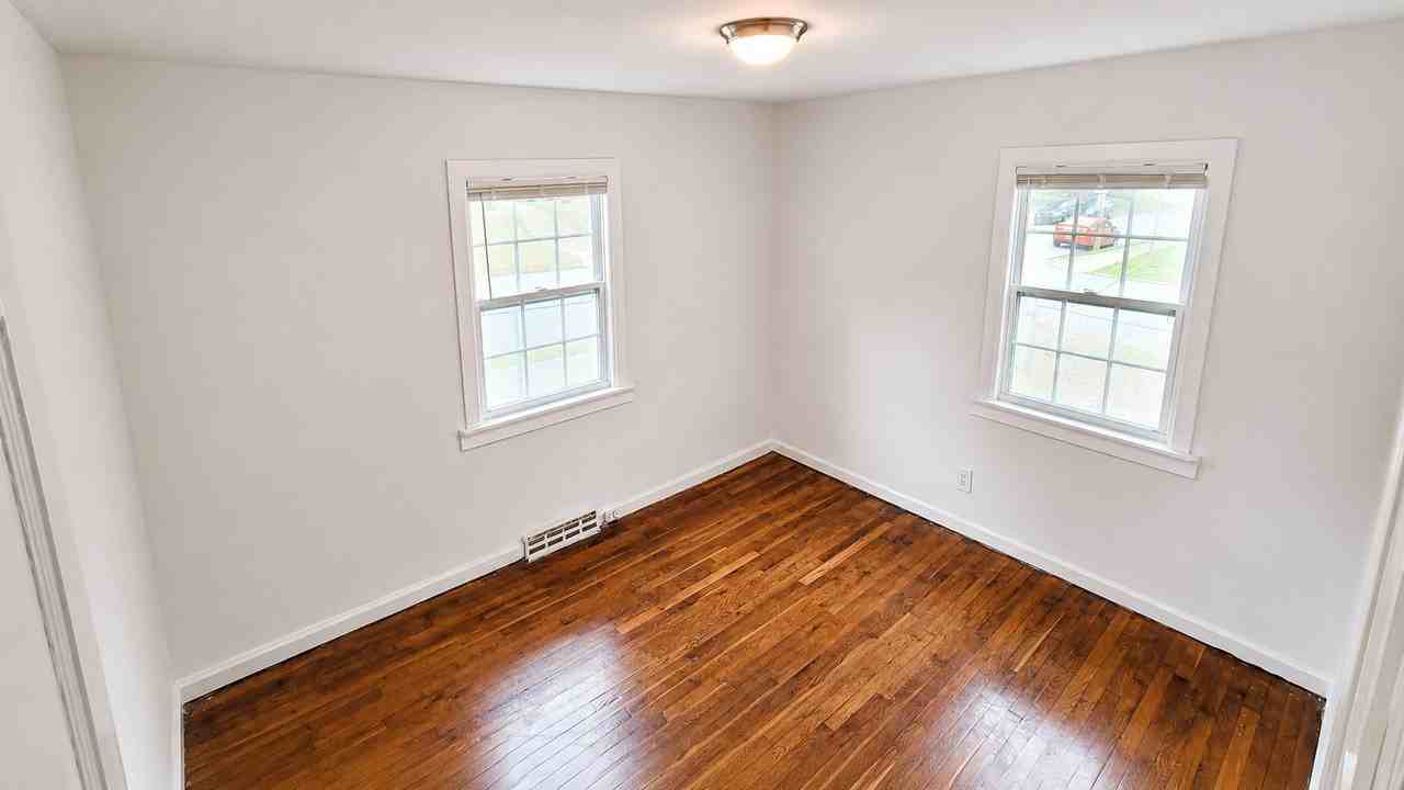 1401 Oak St - Photo 6 of 8