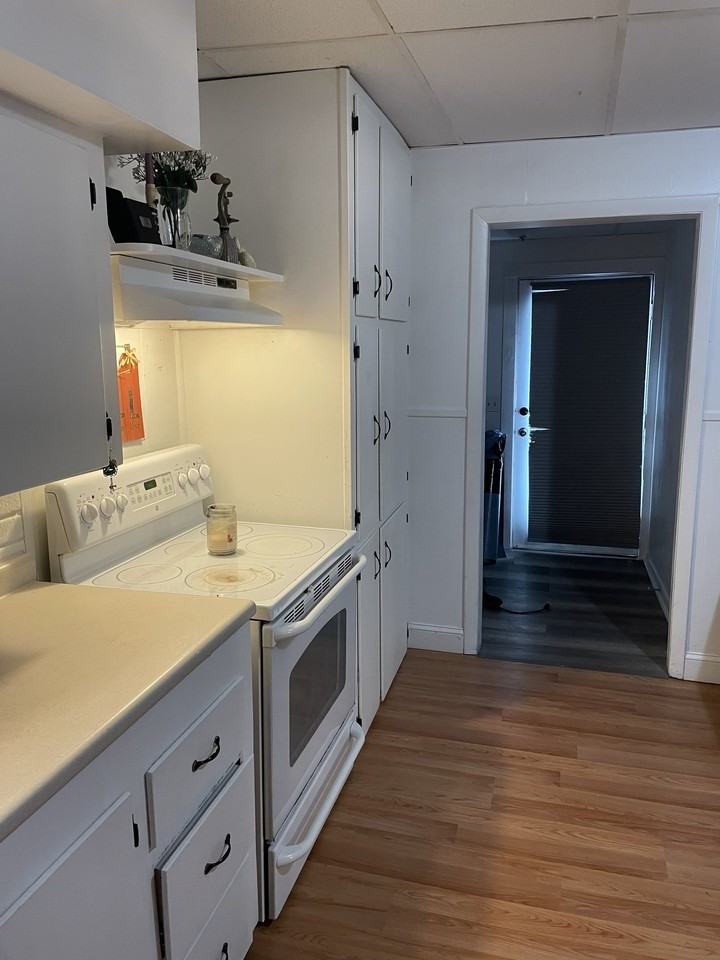 8 Burrill St #1 - Photo 4 of 5