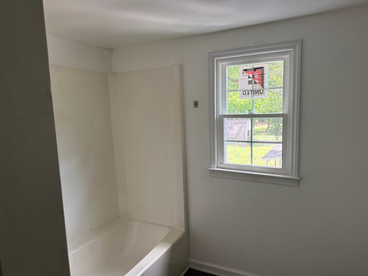 4608 Beatties Ford Rd - Photo 3 of 15