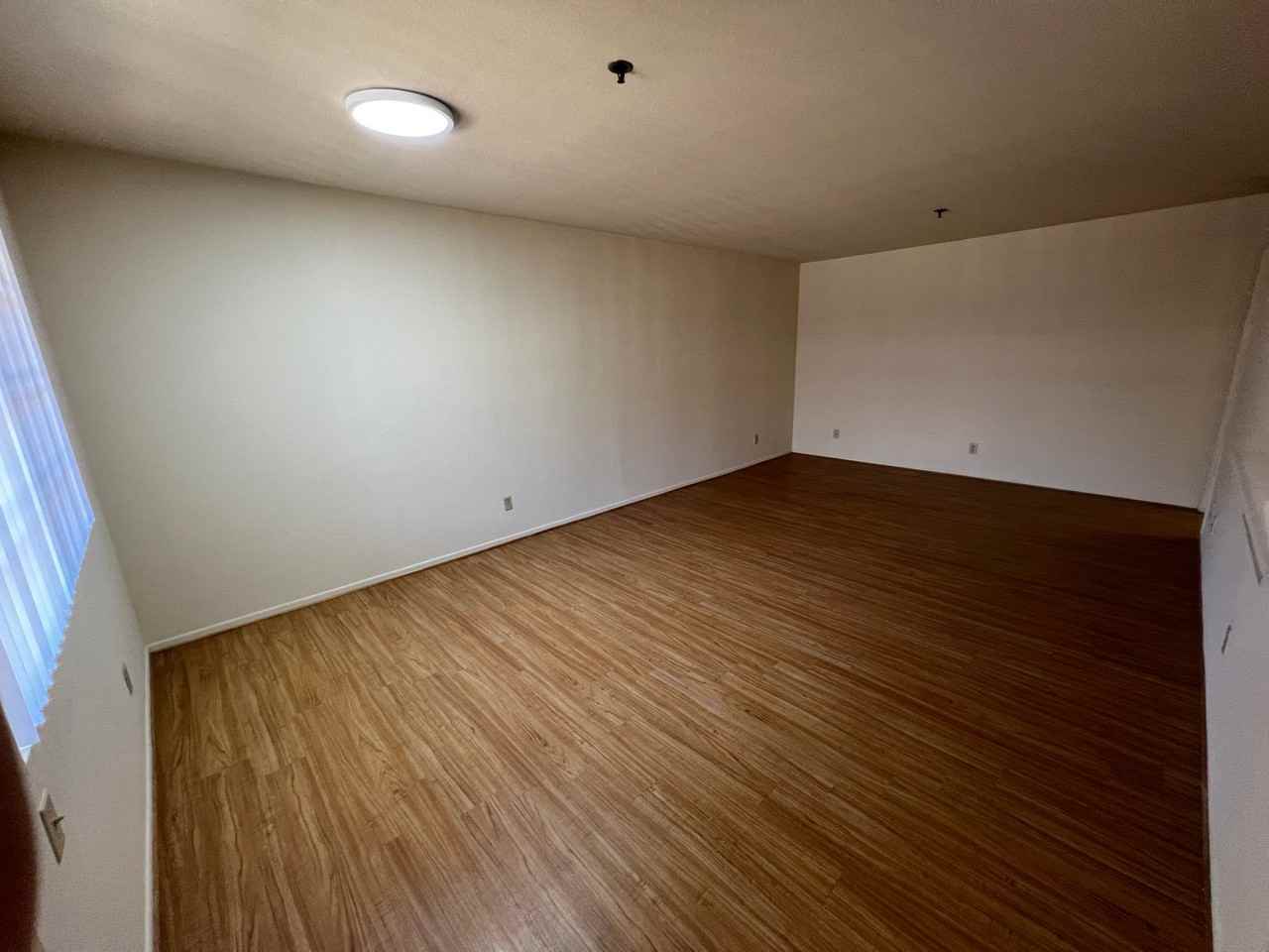 1517 Rock Glen Ave #204 - Photo 2 of 12