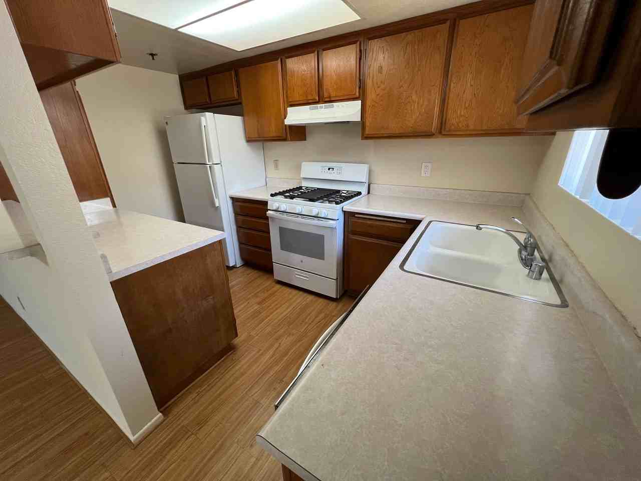1517 Rock Glen Ave #204 - Photo 4 of 12