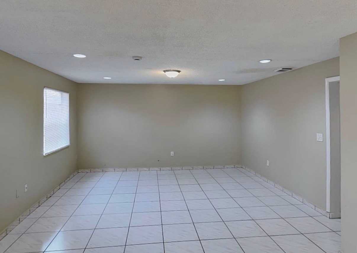 8214 Nw 192nd Ter - Photo 6 of 13