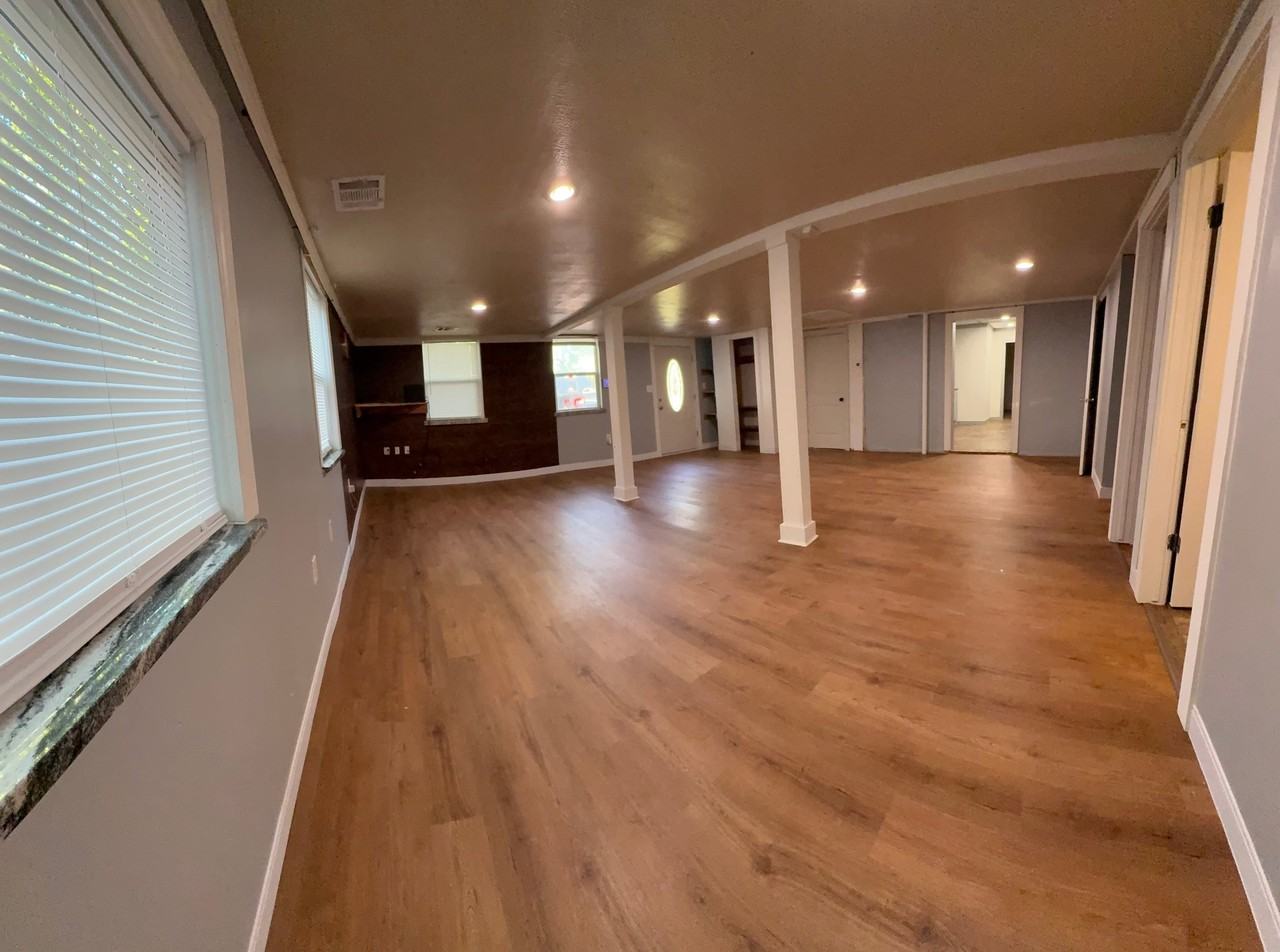 1645 E 54th St N - Photo 2 of 12