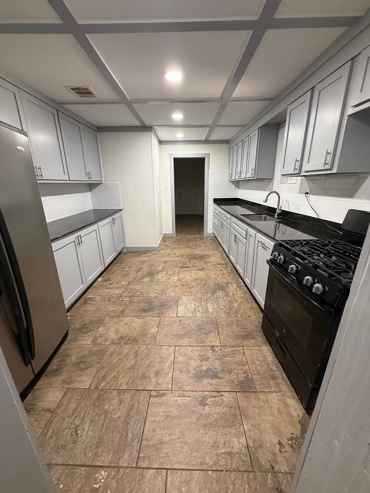 1645 E 54th St N - Photo 5 of 12