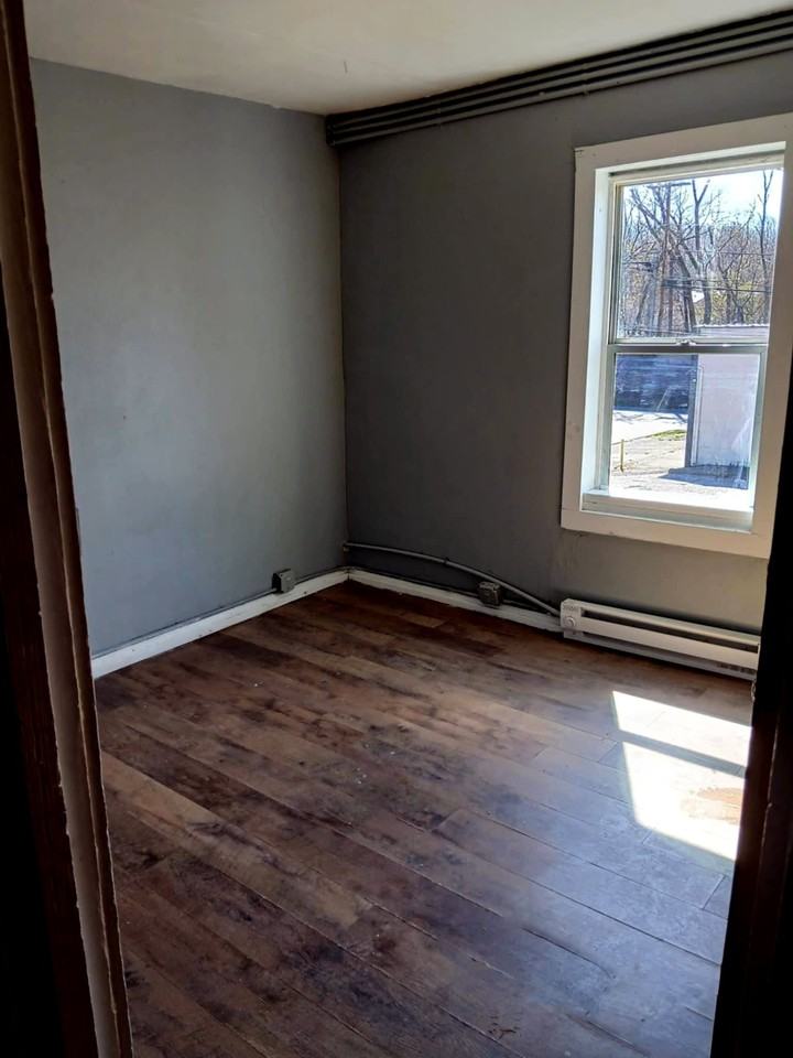 325 Apple St - Photo 3 of 4