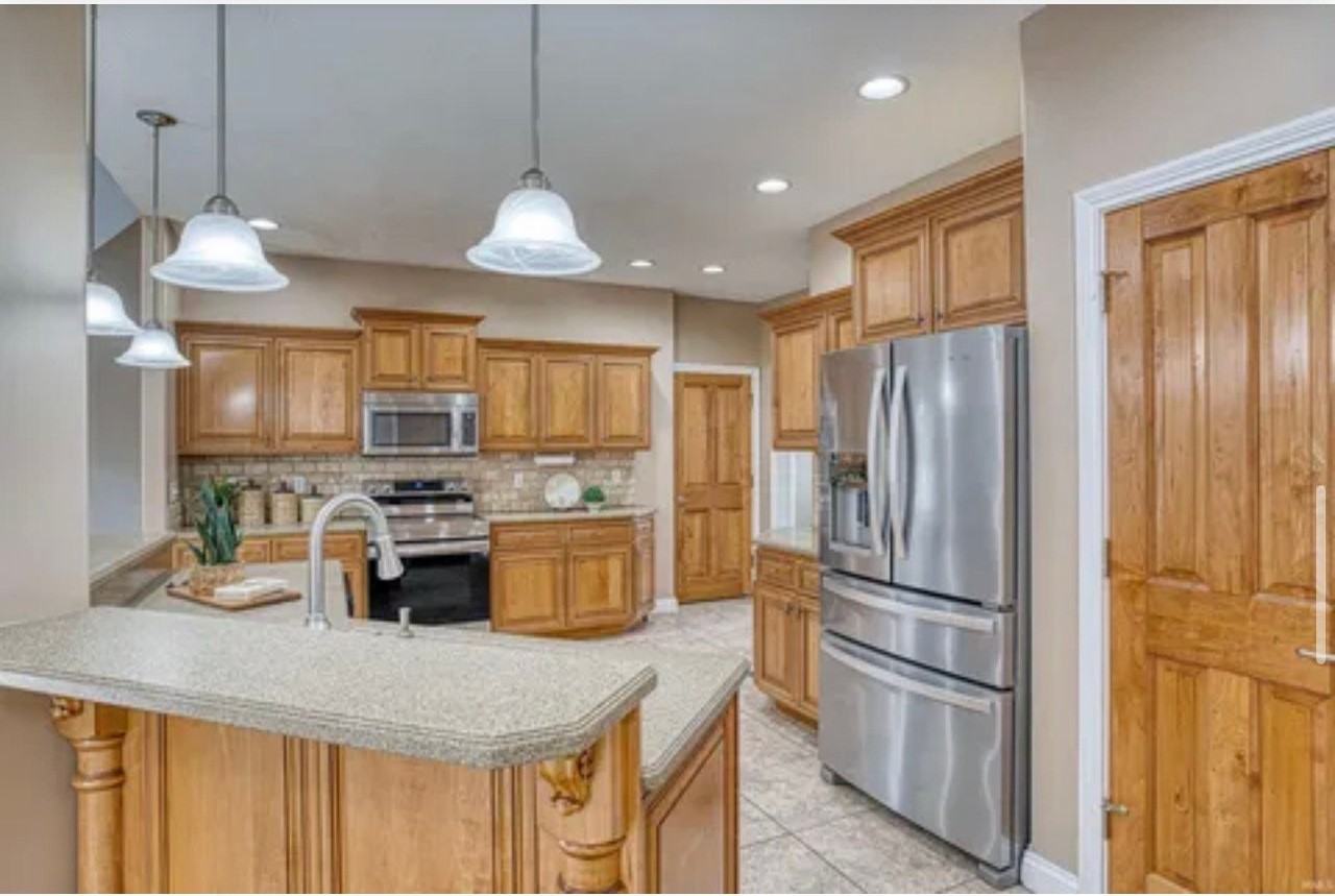 10630 Bernadette Dr - Photo 6 of 20