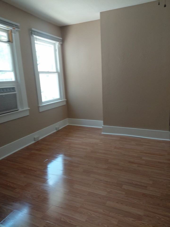 805 Hunter St - Photo 5 of 20