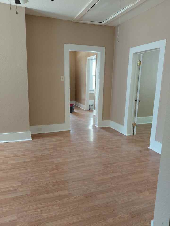 805 Hunter St - Photo 6 of 20