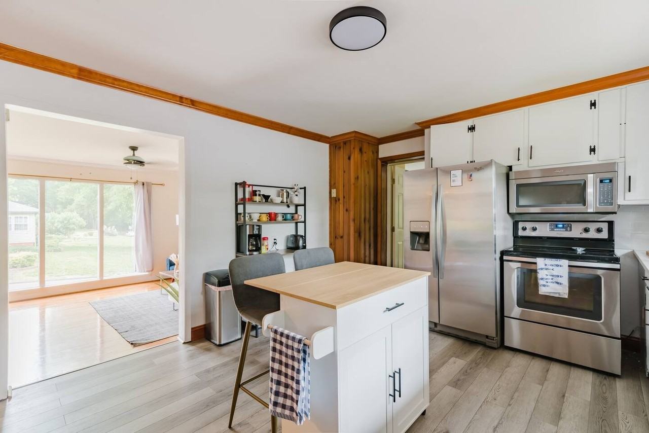 1700 Van Buren Ave - Photo 5 of 19