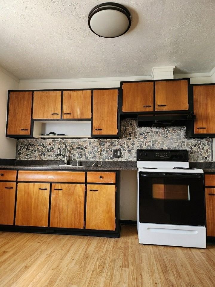 1029 St Martins Ave - Photo 5 of 12