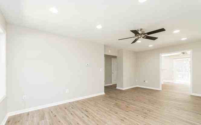 3052 Choctaw Ridge Ct - Photo 4 of 16
