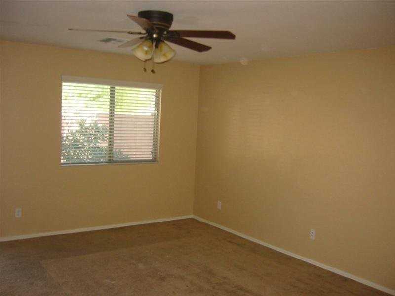 12368 W Devonshire Ave - Photo 5 of 6