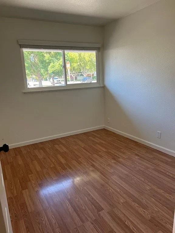 101 Myrtle St - Photo 3 of 8