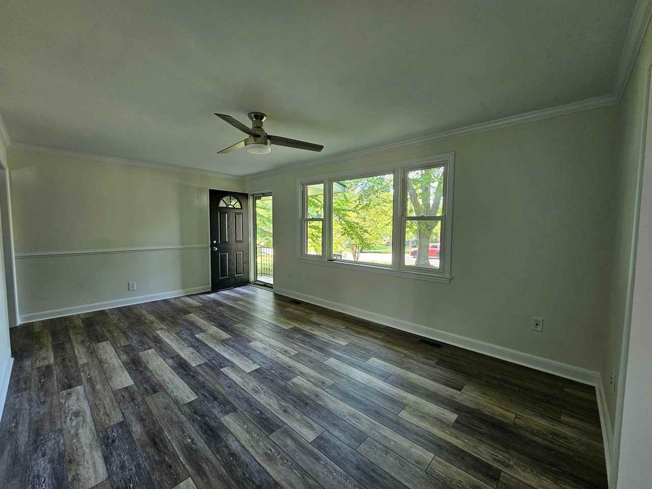 8405 Rugby Rd - Photo 6 of 19