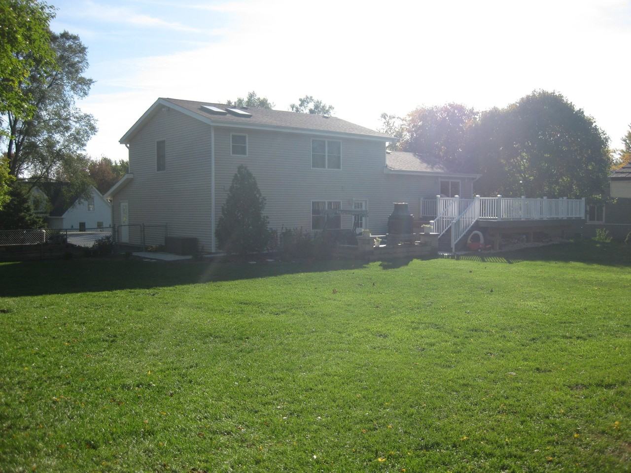 1104 Hayden Dr - Photo 4 of 14