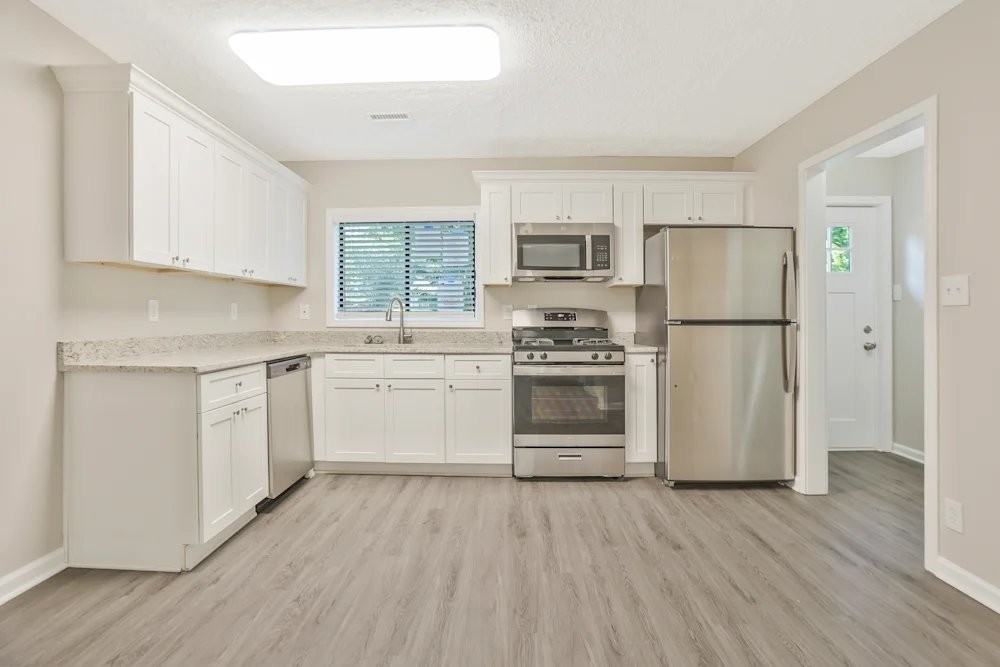 1818 Waldrep Cir Se - Photo 6 of 14