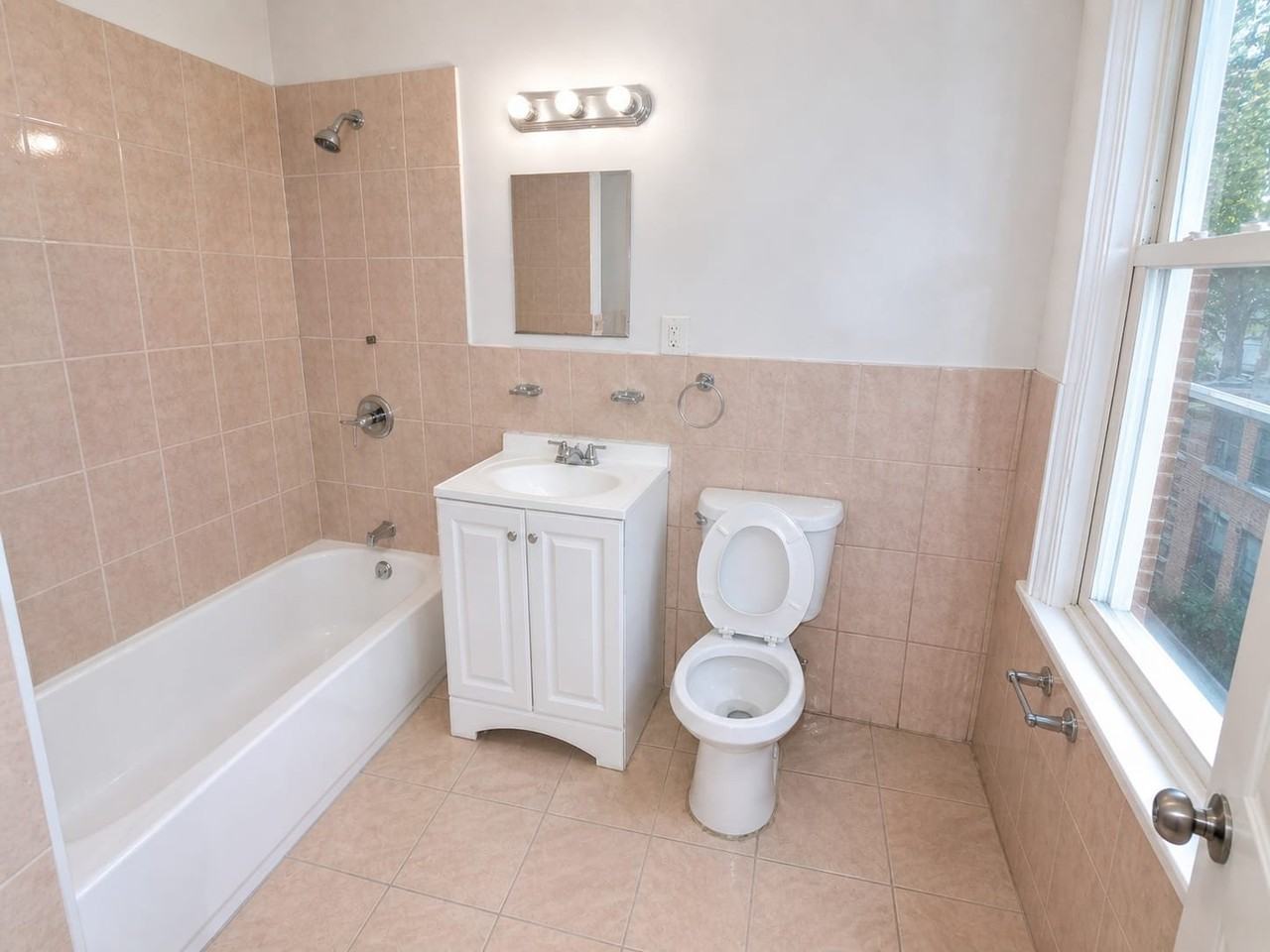 342 Irvine Turner Blvd #1 - Photo 4 of 6