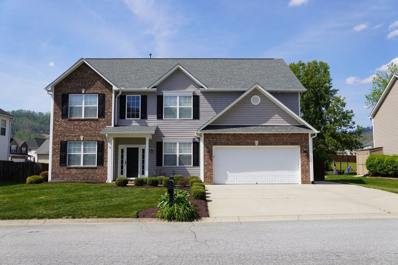 334 Wildbriar Rd - Photo 2 of 7