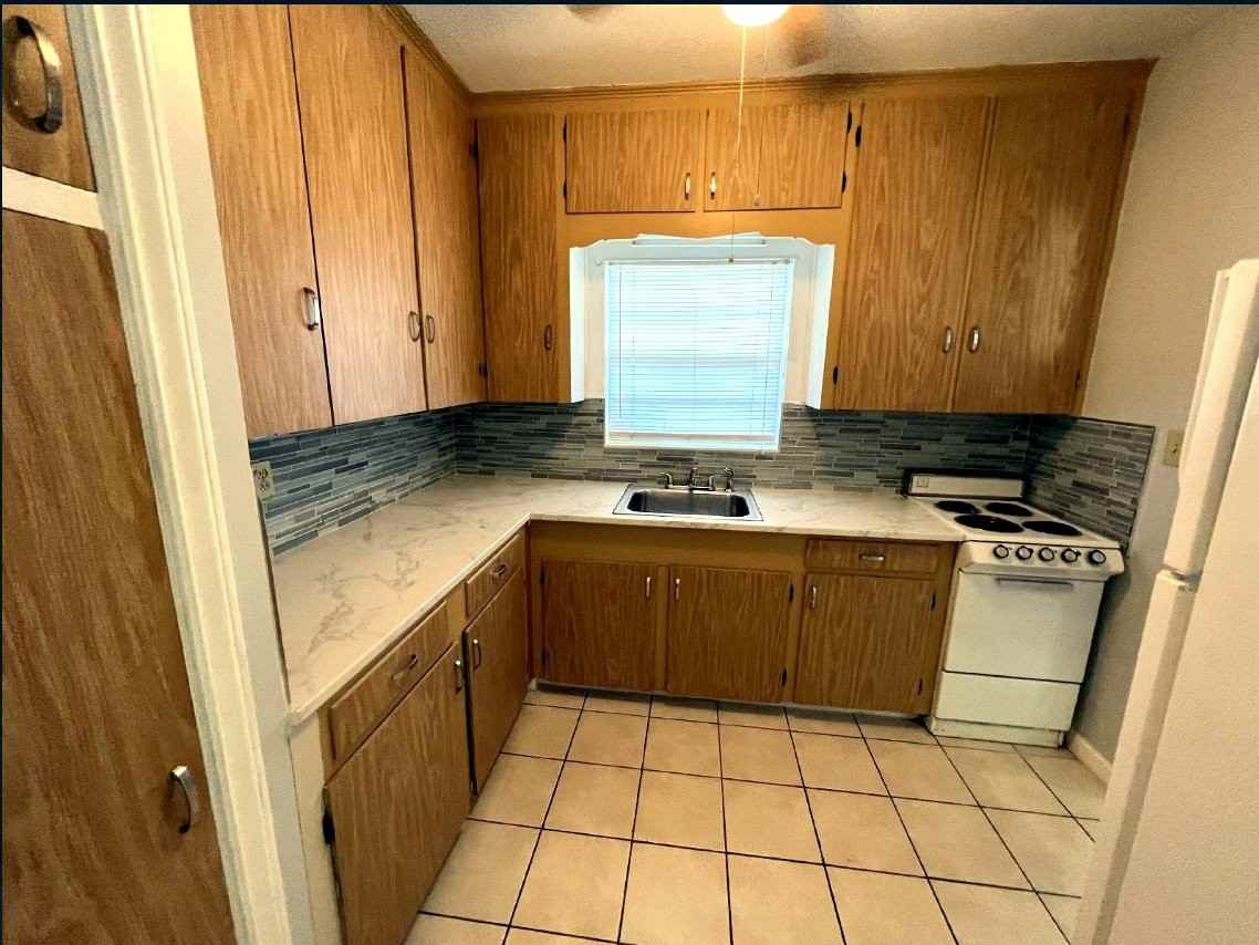 1829 10th St N #1829 - Photo 4 of 13