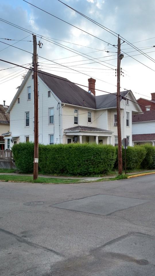332 Franklin St - Photo 2 of 14