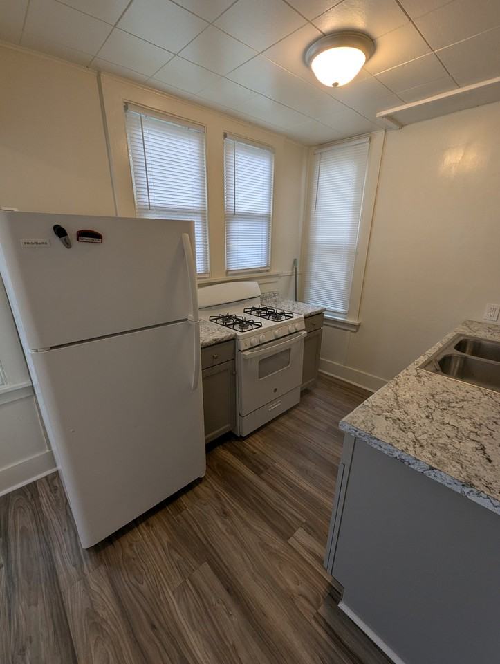 332 Franklin St - Photo 6 of 14
