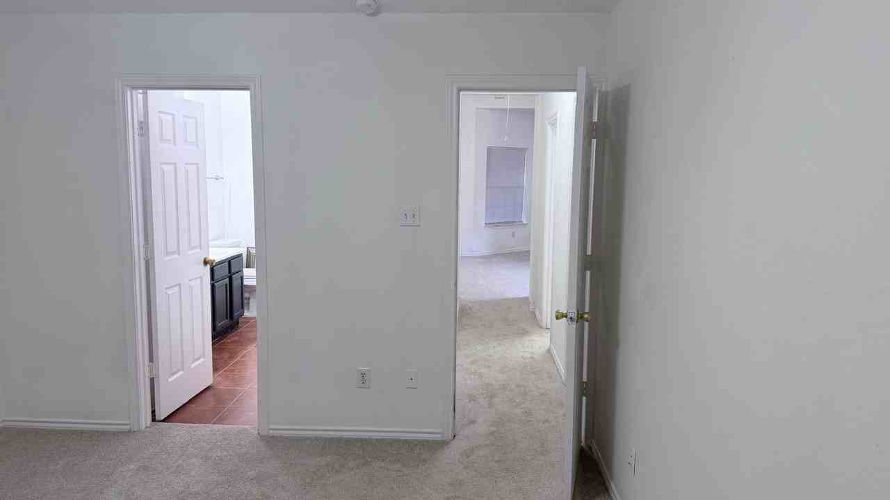4037 Hearthstone Dr - Photo 3 of 17
