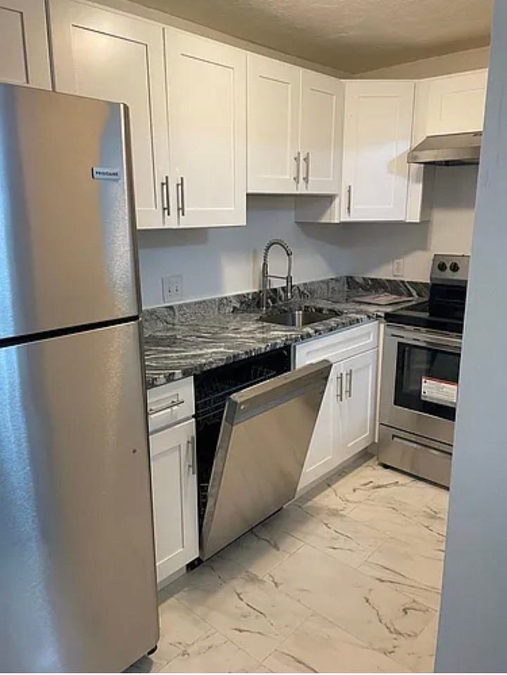 16 Erick Rd #27 - Photo 5 of 19