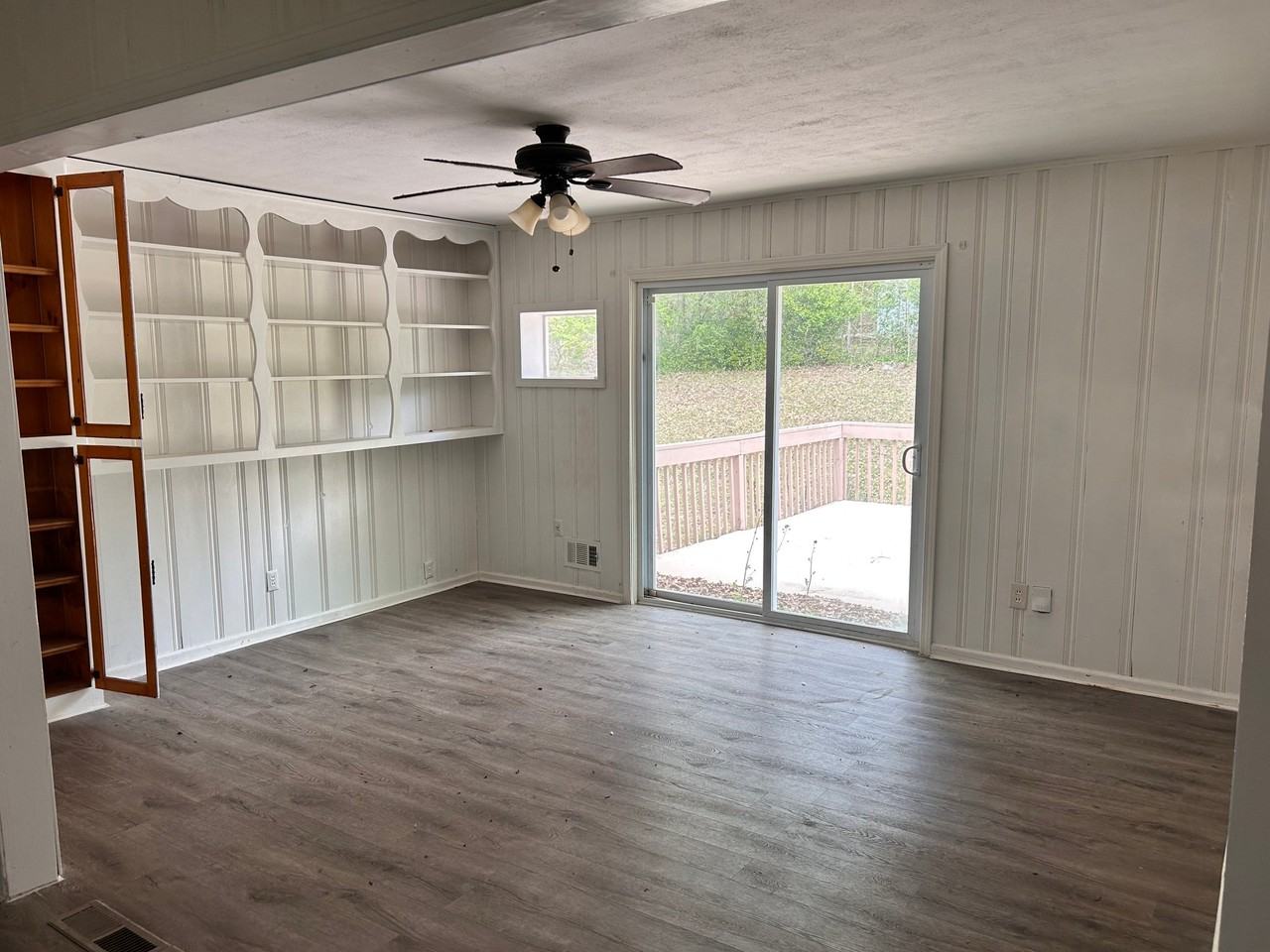 5007 Spring Hill Dr - Photo 5 of 11
