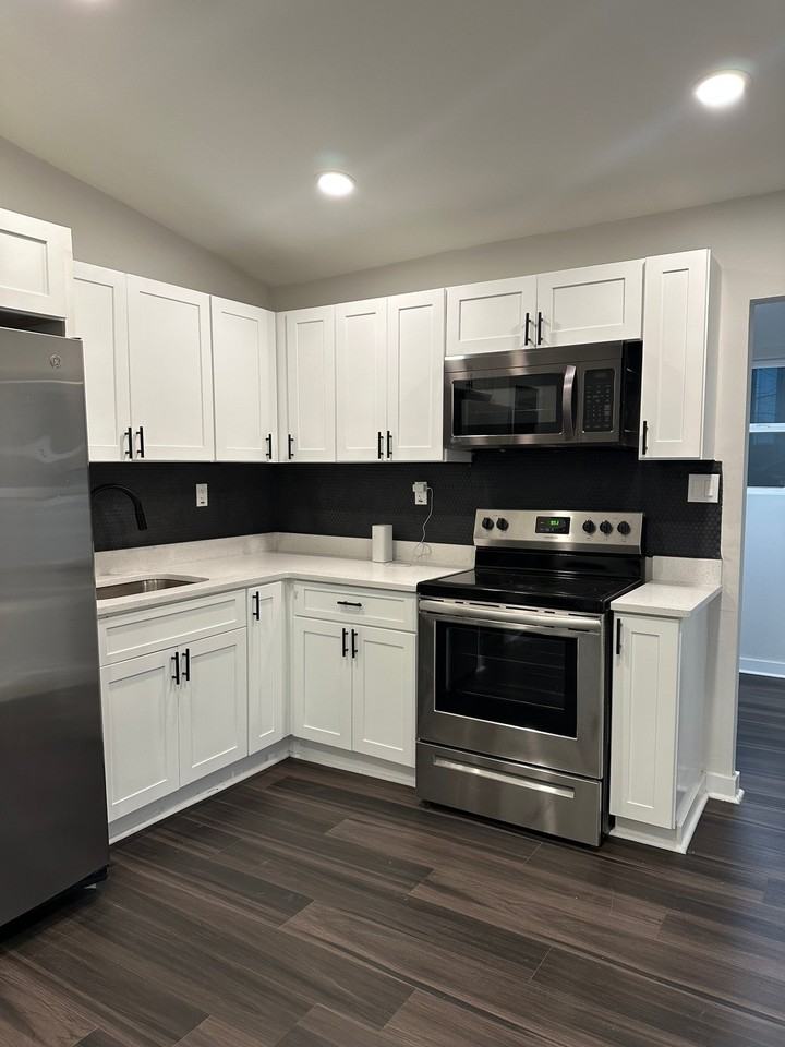 852 Custer St - Photo 2 of 8