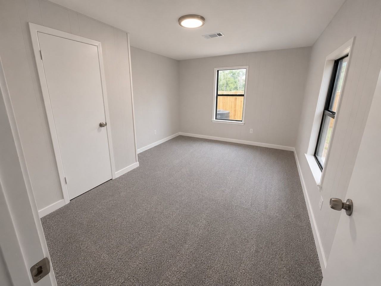 2303 N Cleveland St - Photo 2 of 7