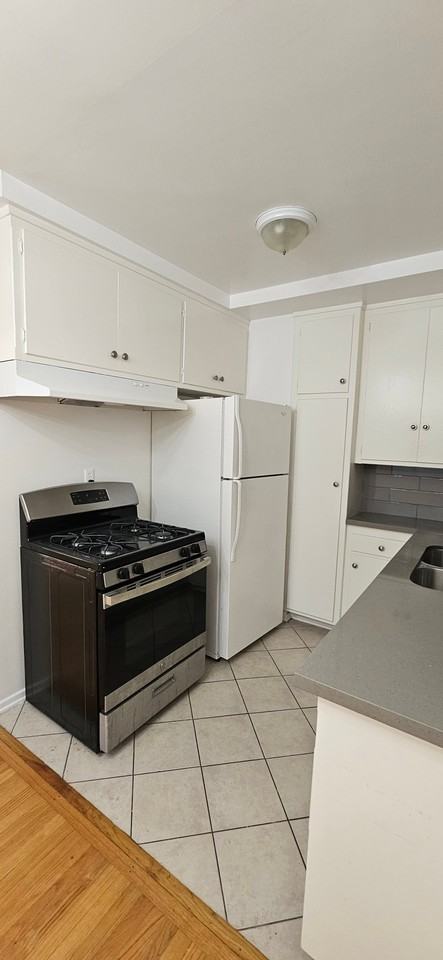 1501 Pearl St - Photo 5 of 15