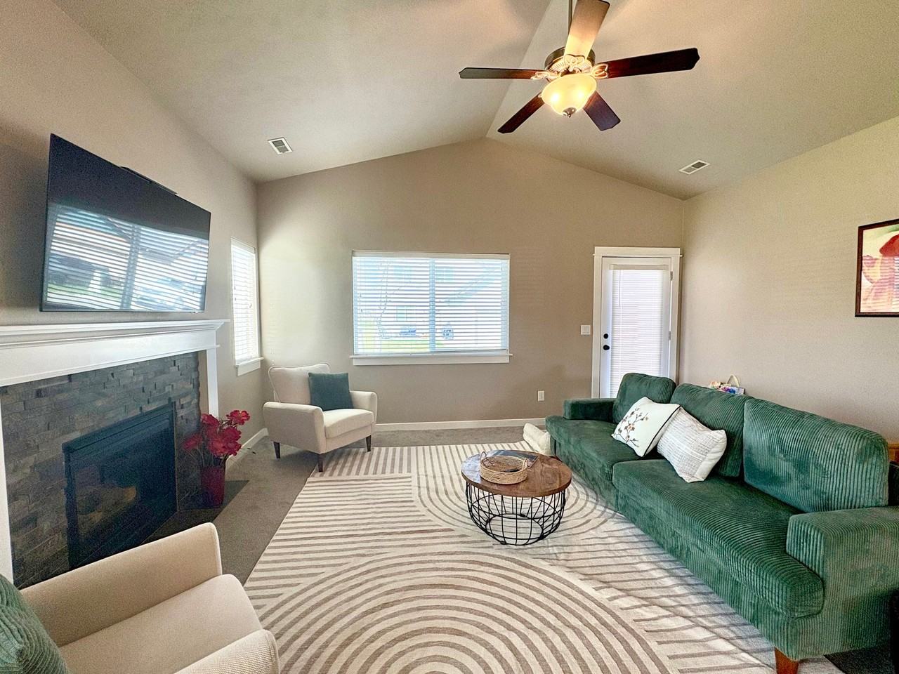 285 Stone Fly Dr - Photo 2 of 11