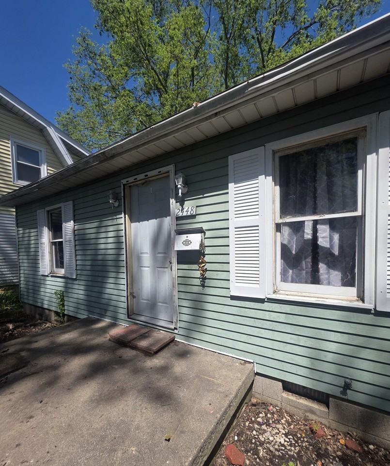 2448 E Wood St - Photo 2 of 14