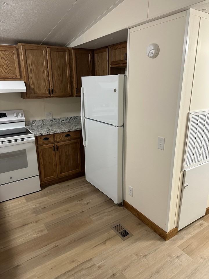 5297 Old Richmond Rd - Photo 4 of 11