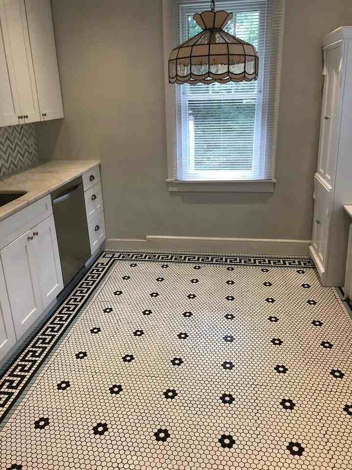 115 E Laurel Ave #2 - Photo 3 of 11