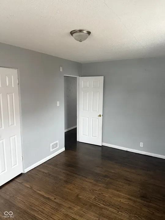 405 S Sheridan Ave - Photo 6 of 9