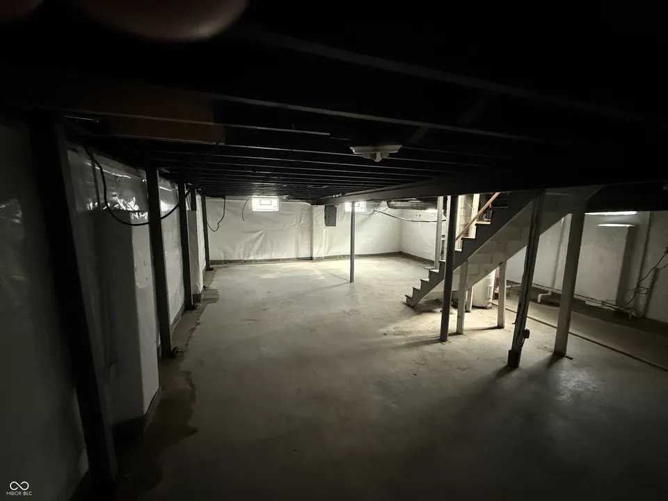 405 S Sheridan Ave - Photo 7 of 9