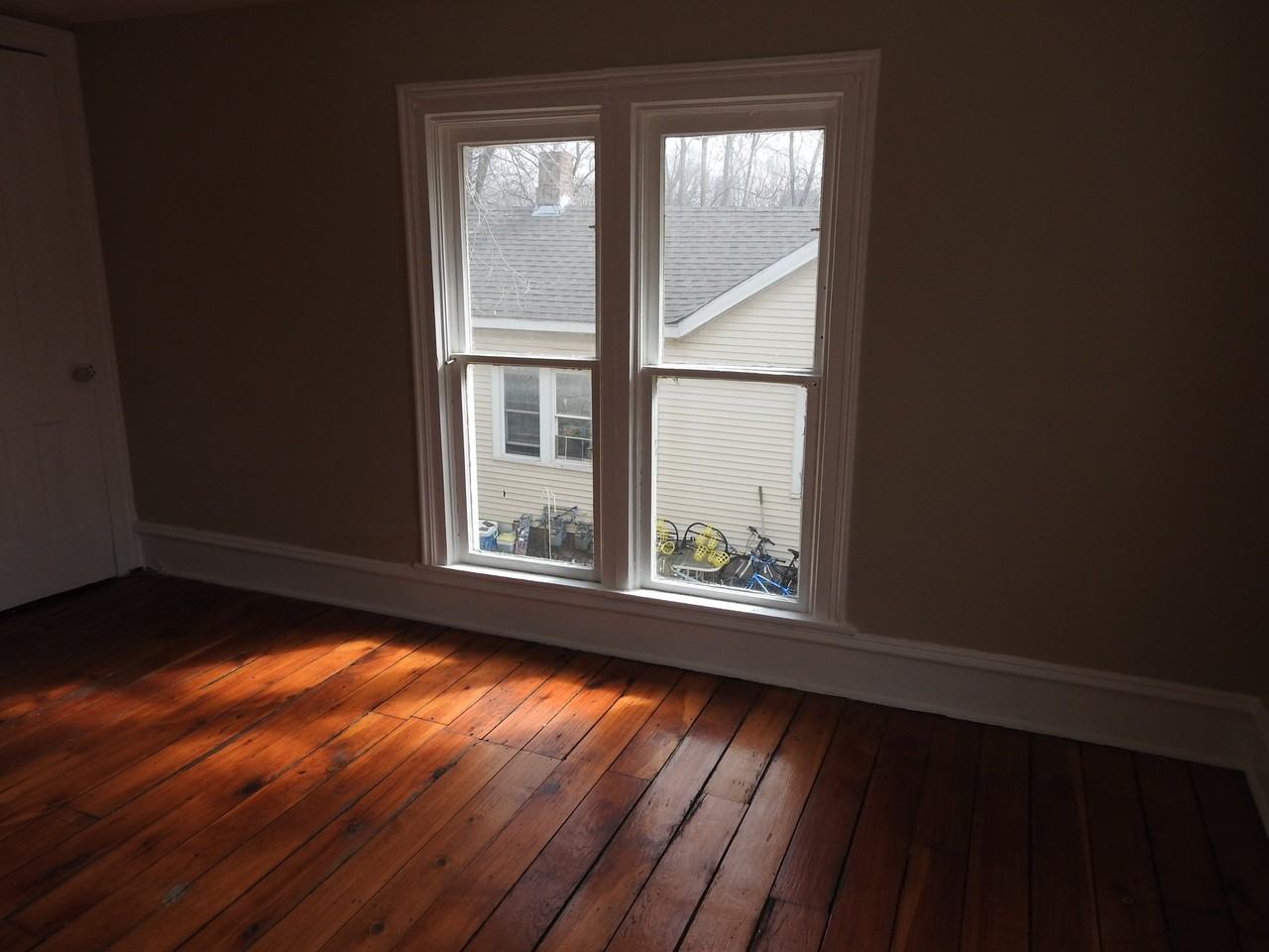 827 Fulton St W #2 - Photo 3 of 8