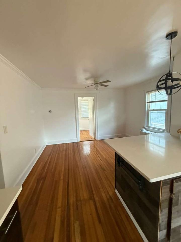 290 Roberts Ave #2 - Photo 3 of 14