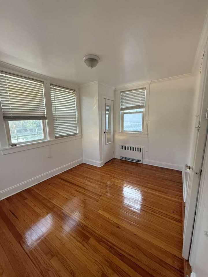 290 Roberts Ave #2 - Photo 5 of 14
