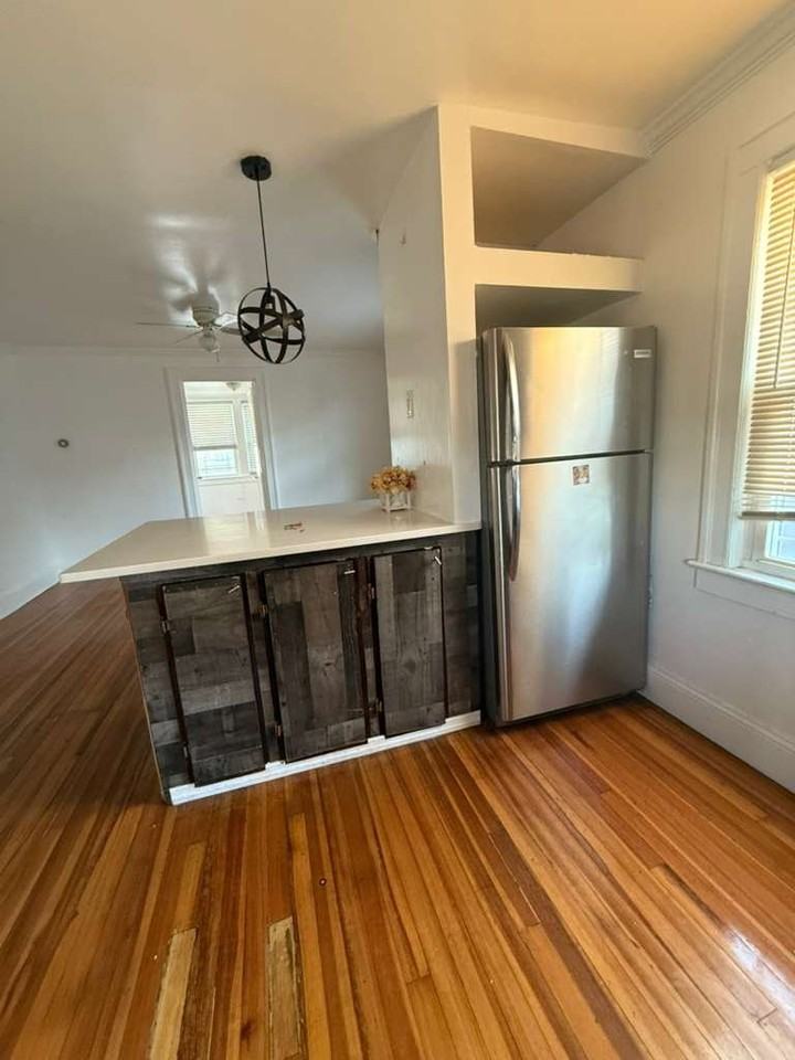 290 Roberts Ave #2 - Photo 6 of 14