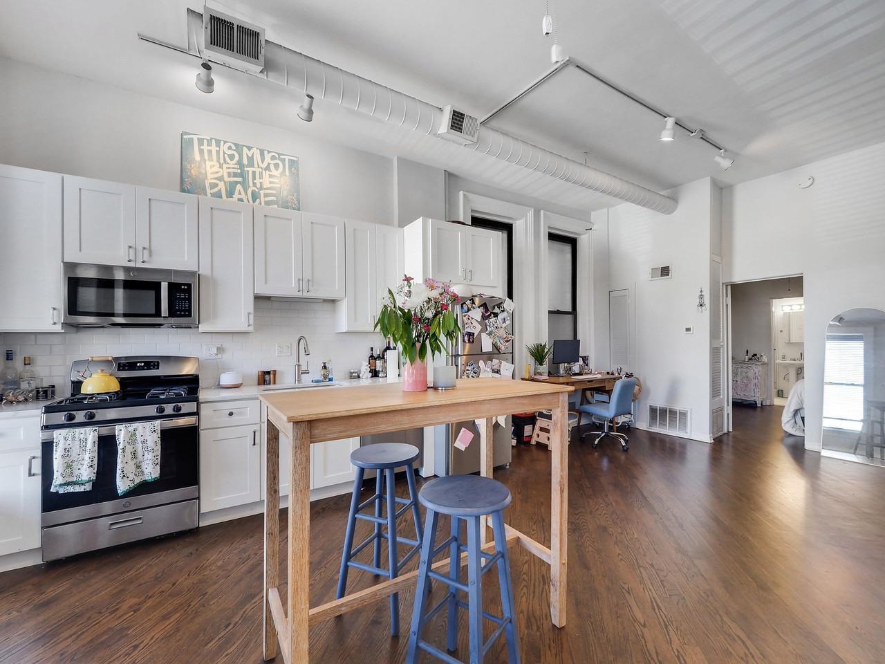 1561 N Wells St #2F - Photo 3 of 12