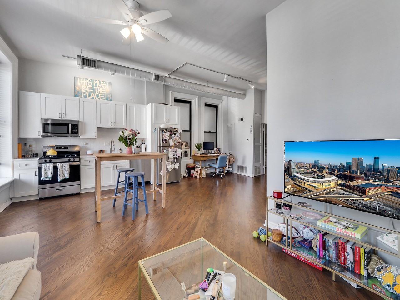 1561 N Wells St #2F - Photo 4 of 12