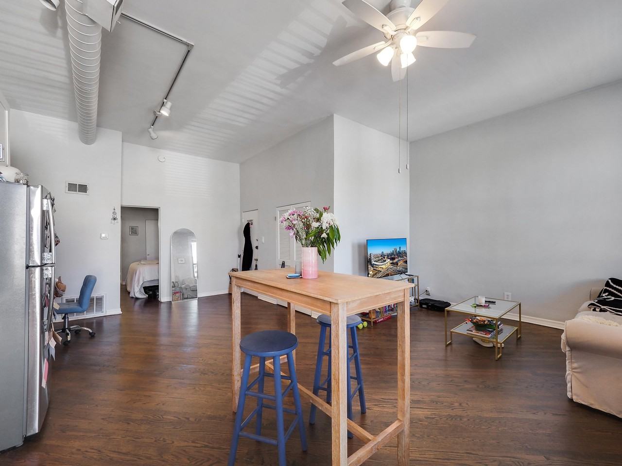 1561 N Wells St #2F - Photo 5 of 12