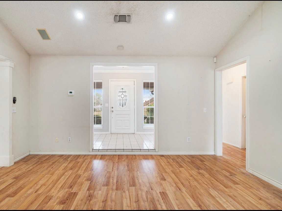 3650 Brownwood Dr - Photo 3 of 14