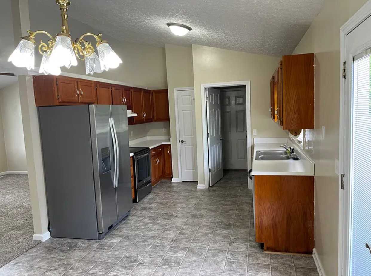 178 Phelps Way - Photo 2 of 8